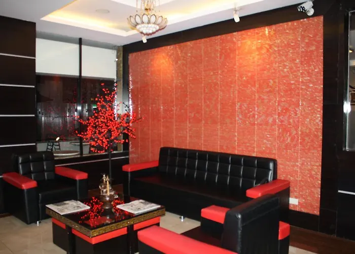 Hotel Crown Palace 3*
