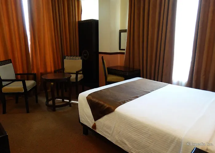 Hotel Crown Palace 3*